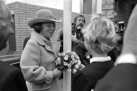 Nieuw boezemgemaal in Halfweg, officieel geopend door Prinses Beatrix ontvangs, Bestanddeelnr 929-4516