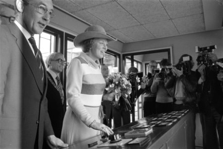 Nieuw boezemgemaal in Halfweg, officieel geopend door Prinses Beatrix Prinses , Bestanddeelnr 929-4514