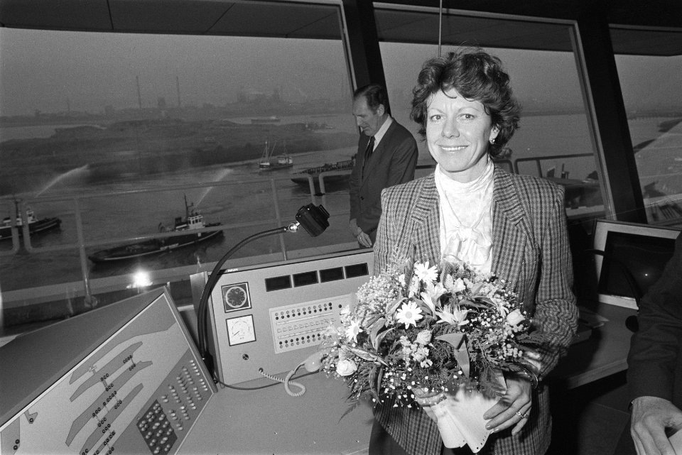 Nieuw verkeersbegeleidingssysteem in IJmuiden in gebruik gesteld door minister S, Bestanddeelnr 932-8090