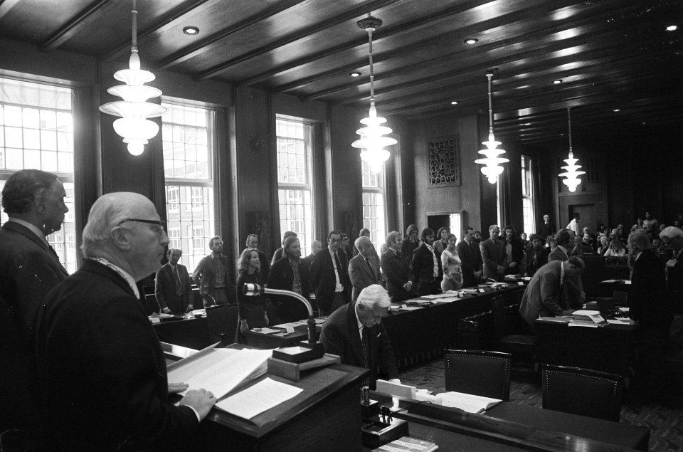Nieuw gemeentebestuur in Amsterdam overzicht beediging nieuwe raadsleden, Bestanddeelnr 927-4289