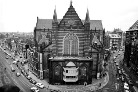 Nieuwe Kerk op de Dam gerestaureerd exterieur, gezien vanaf Nieuwe Zijdsvoorbur, Bestanddeelnr 930-6482