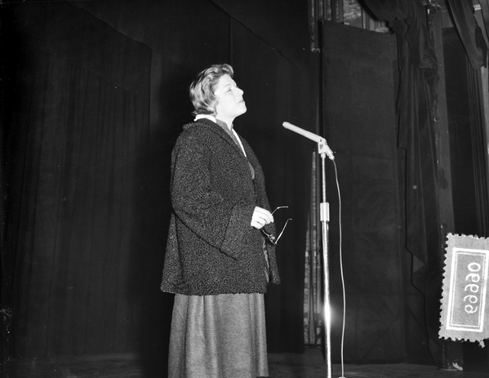 Nieuwe Franse ster Catherine Sauvage in Amsterdam, Bestanddeelnr 906-9990