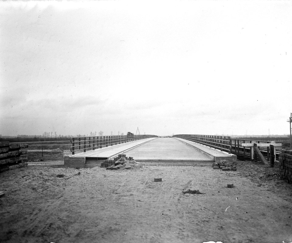 Nieuw verkeersbrug over sluis te Tiel, Bestanddeelnr 903-7793