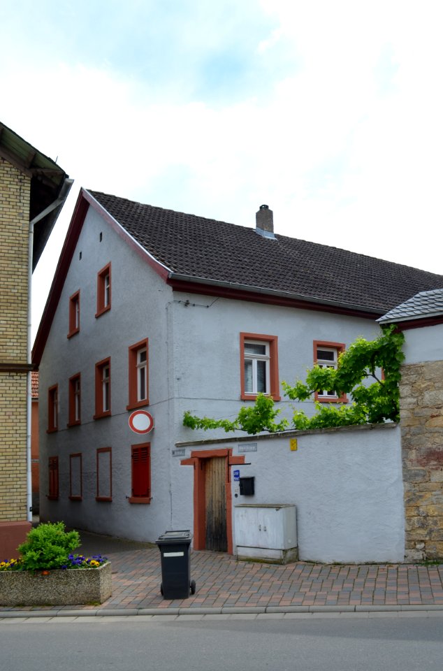 Nierstein, Rheinstraße 28