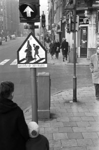 Nieuw verkeersbord in Vijzelstraat, verkeersbord, Bestanddeelnr 917-1133