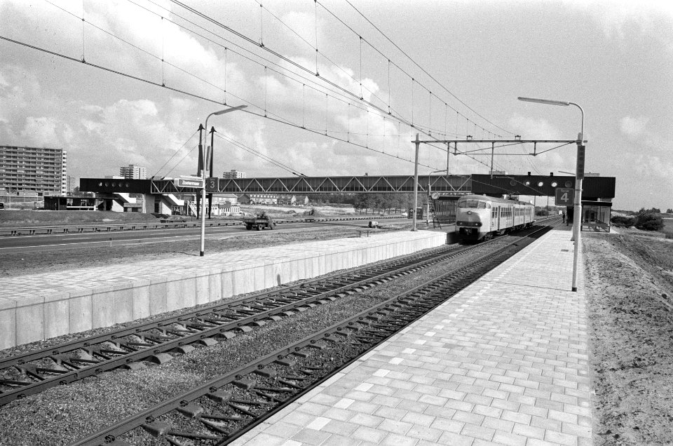 Nieuw dubbelstation NS Zoetermeer in gebruik genomen, overzicht nieuw station me, Bestanddeelnr 926-7093
