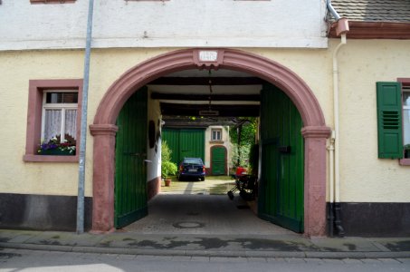 Nierstein, Rheinstraße 10, Tor