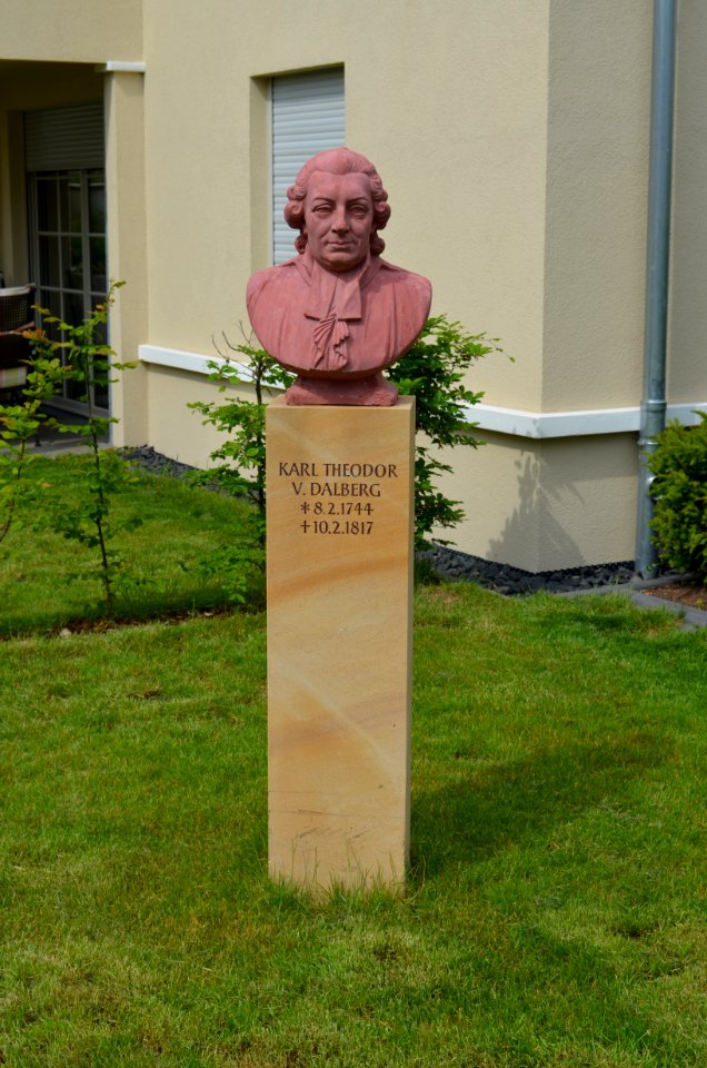 Nierstein, Rheinstraße 15, Büste Dalberg