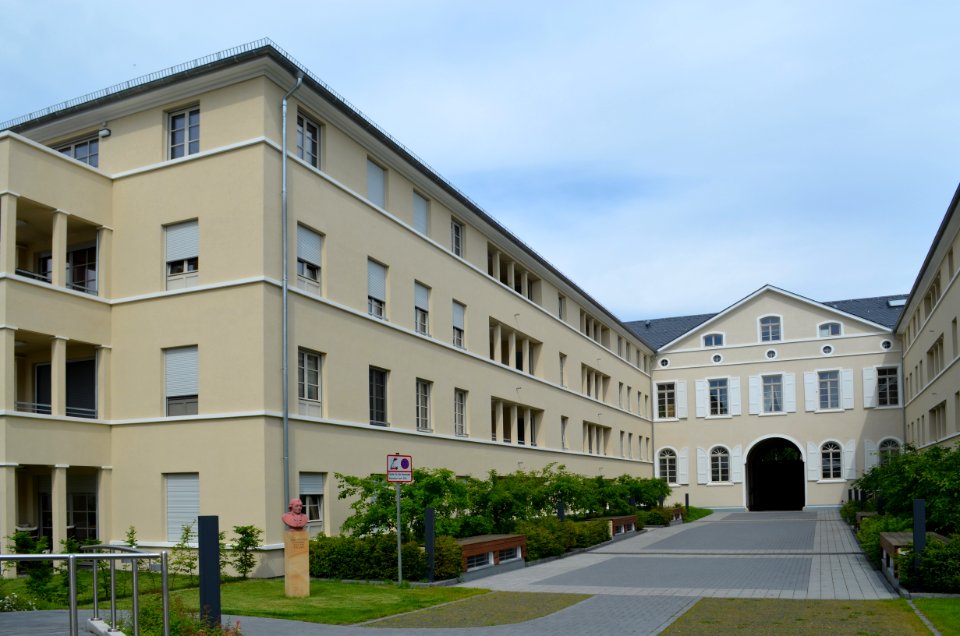 Nierstein, Rheinstraße 15 (1)