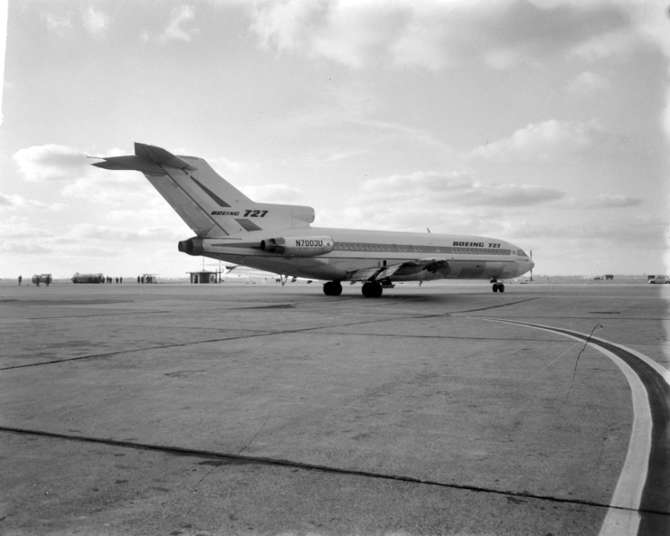 Nieuw vliegtuigtype op Schiphol, de Boeing 727 in kader van wereldtournee, Bestanddeelnr 915-6558
