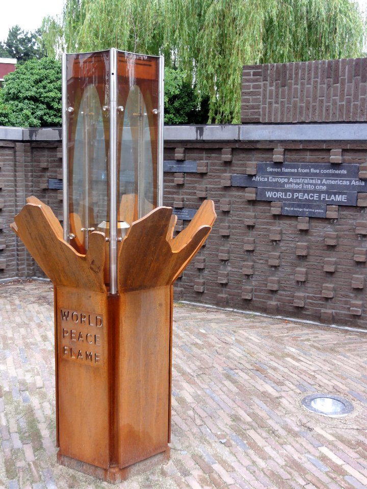 Nijmegen Titushof, World Peace Flame