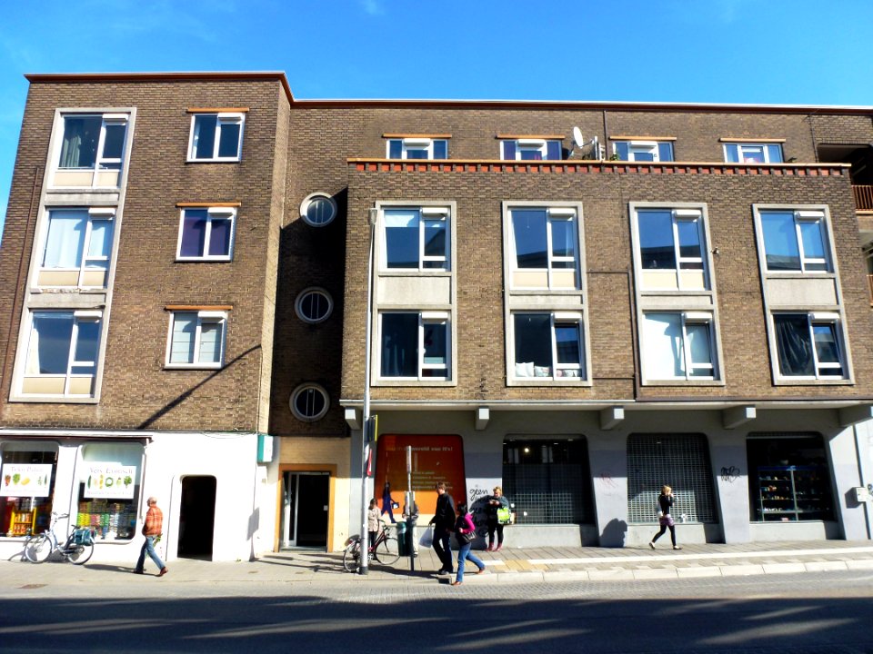 Nijmegen Woon-winkelcomplex Plein '44 51-73 (05) zijde Doddendaal