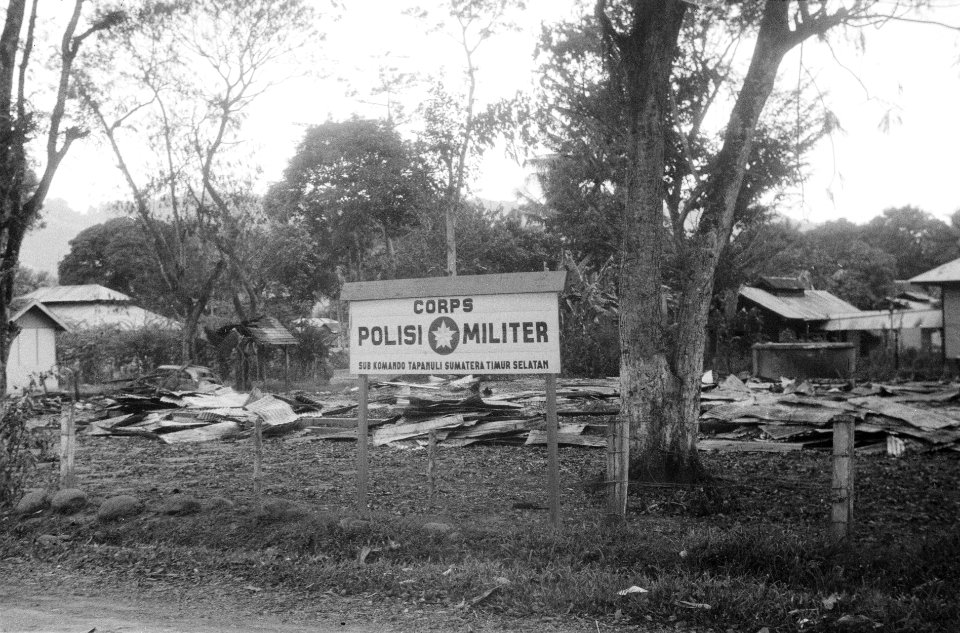 Niets rest meer van het voormalige hoofdkwartier van het Corps Polisi Militer su, Bestanddeelnr 5341