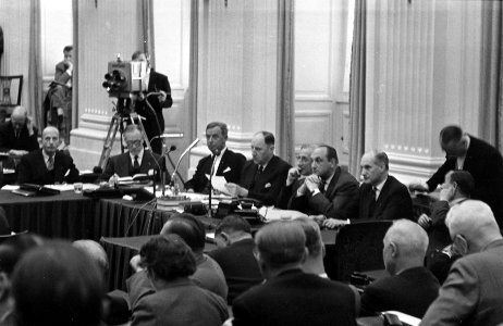 Nieuw-Guinea debat ( Van Houten , Calmeyer, Viner, Luns, Toxopeus, De Quay en Bo, Bestanddeelnr 913-9497
