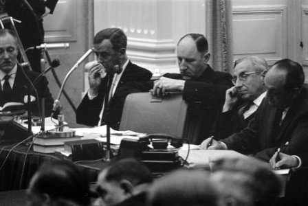 Nieuw-Guinea debat ( Van Houten , Calmeyer, Viner, Luns, Toxopeus, De Quay en Bo, Bestanddeelnr 913-9500