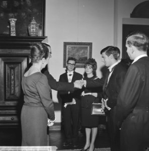 Nieuwjaarsreceptie, Burgemeester Van Hall in het Stedelijk Museum, Bestanddeelnr 914-6765