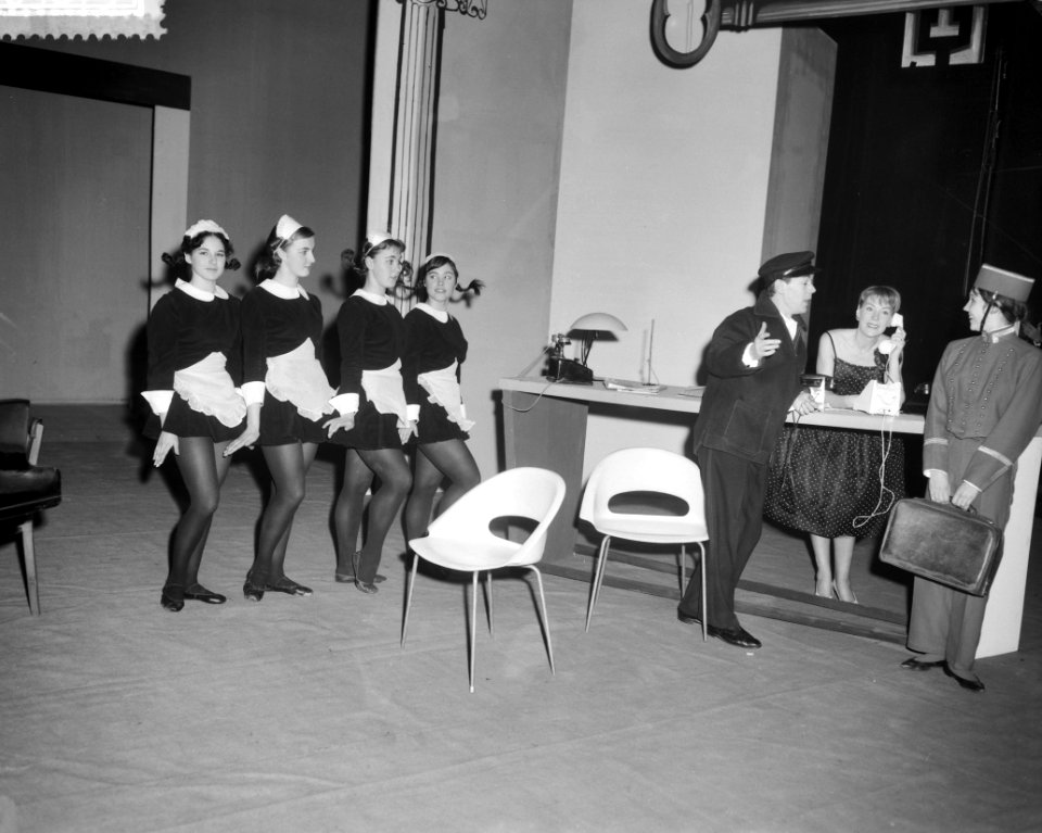 Nieuwjaarsmusical Hotel Europia door Rotterdams Toneel in Rotterdam, vlnr , Bestanddeelnr 910-9073