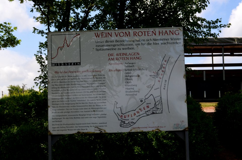 Nierstein, Brudersberg, Infotafel Roter Hang