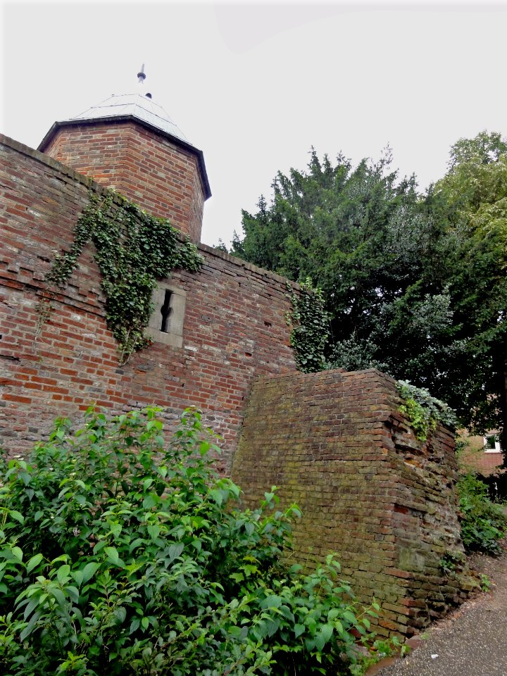 Nijmegen Rijksmonument 31190 Restant stadsmuur Parkweg 5
