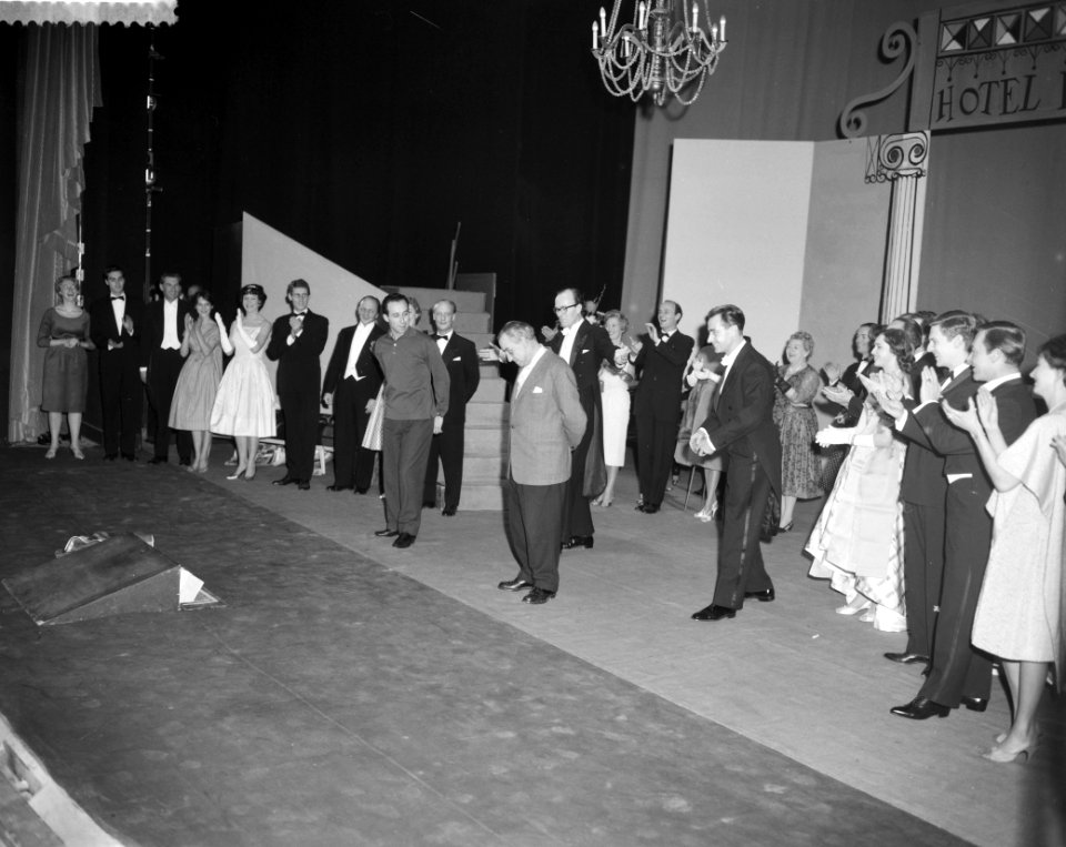 Nieuwjaarsmusical Hotel Europia door Rotterdams toneel in Rotterdam, het gezel, Bestanddeelnr 910-9075