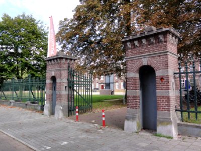 Nijmegen Rijksmonument 522966 Limoskazerne centrale entree terrein