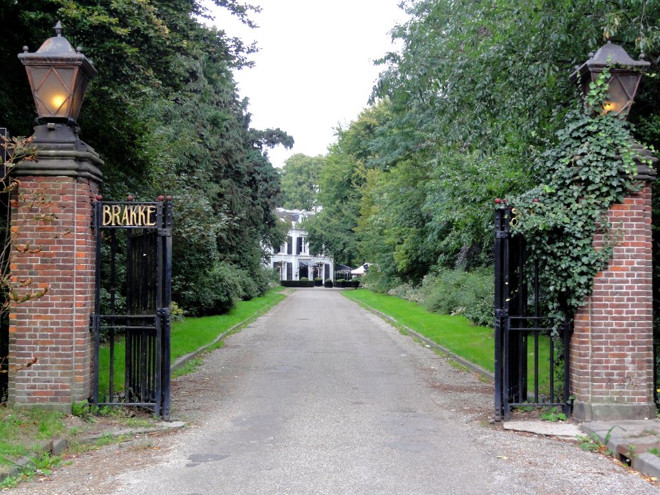 Nijmegen Rijksmonument 522932 toegangshekken landgoed Brakkesteijn