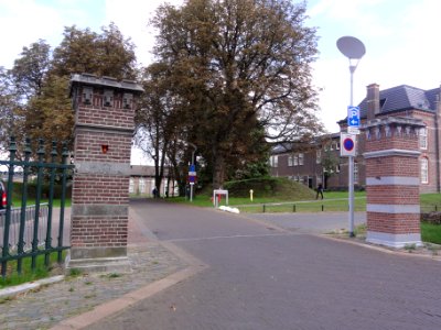 Nijmegen Rijksmonument 522969 Limoskazerne poort tussen Krayenhoff- en Snijderskazerne