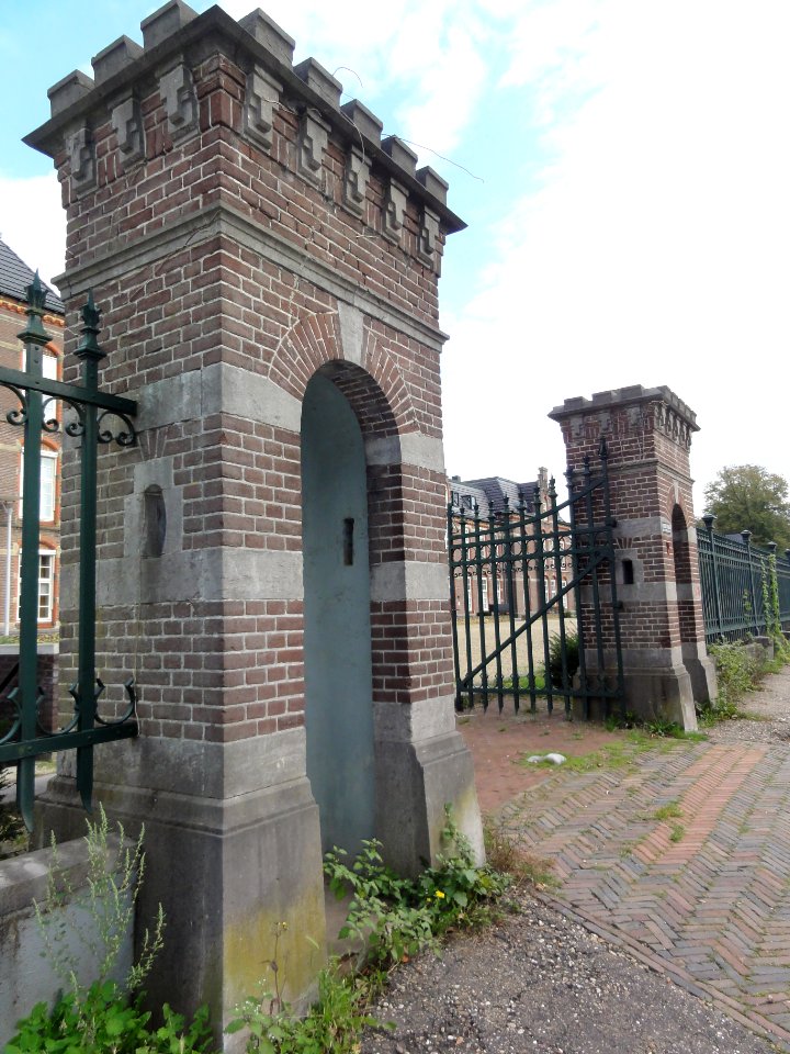Nijmegen Rijksmonument 522969 Limoskazerne poort voor Snijderskazerne