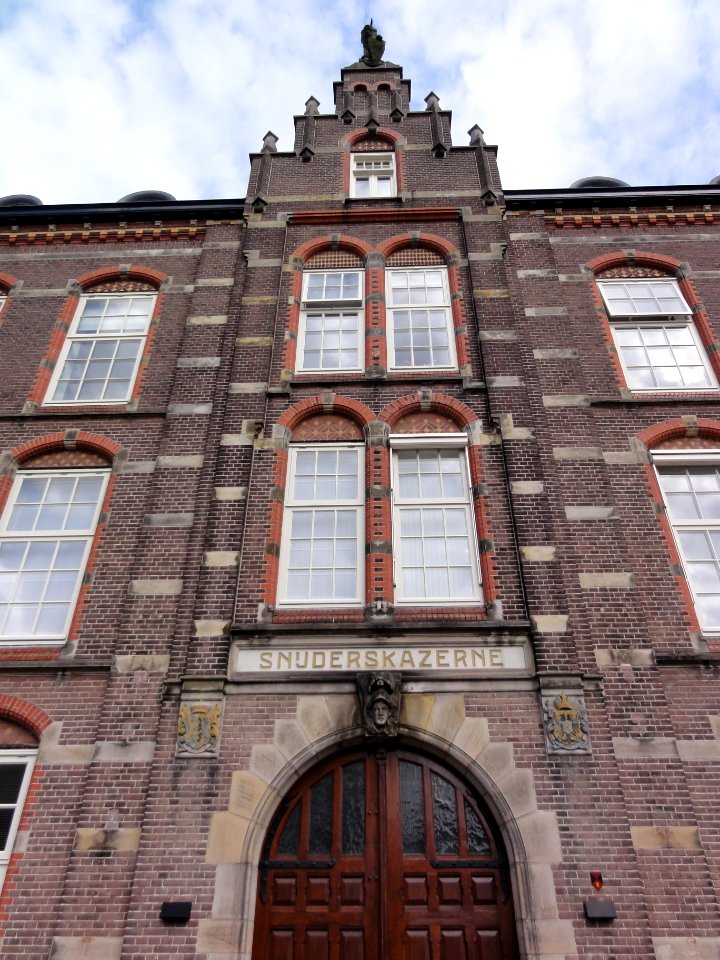 Nijmegen Rijksmonument 522963 Snijderskazerne gevel boven entree
