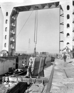 Nieuwe sluisdeur Tiel, Bestanddeelnr 904-9086