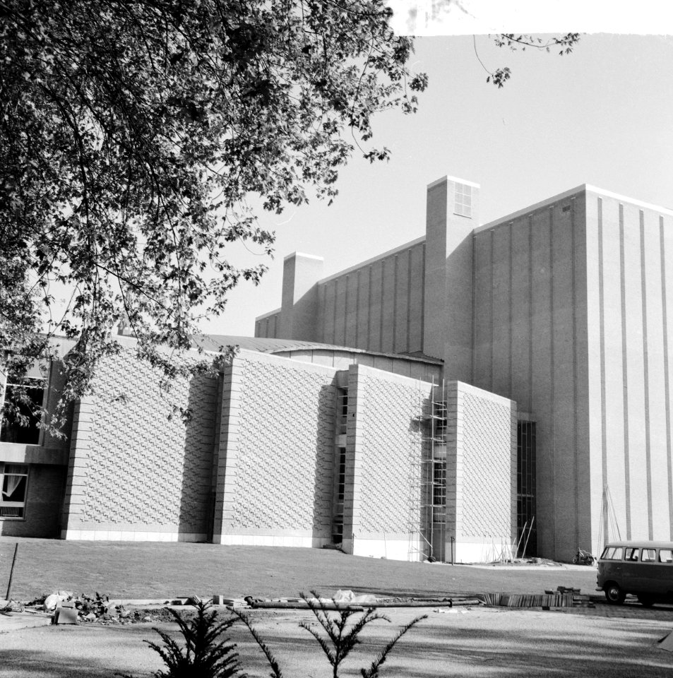 Nieuwe schouwburg te Eindhoven, de zijkant van het gebouw, Bestanddeelnr 916-9395