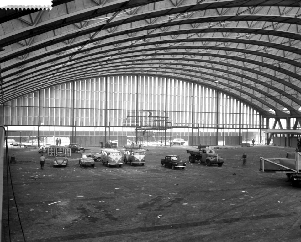 Nieuwe RAI gebouw moet over 4 weken klaar zijn, opnamen van de grote hal, Bestanddeelnr 911-8889