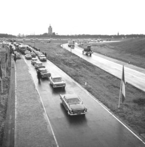 Nieuwe snelweg geopend, een rondweg langs Amersfoort, doo Zijne Excellentie Kort, Bestanddeelnr 914-6205