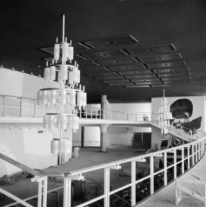 Nieuwe schouwburg te Eindhoven, de hal van de schouwburg, Bestanddeelnr 916-9394