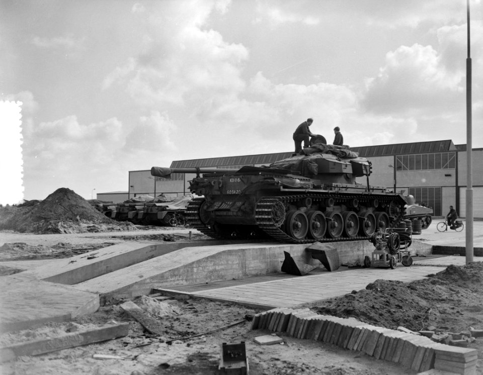Nieuwe tankwerkplaats voor het basiscommando landmacht bij Amersfoort, Bestanddeelnr 907-6940