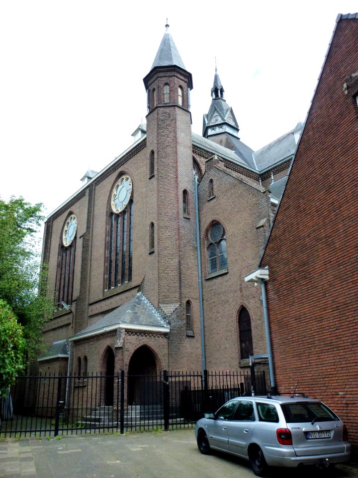 Nijmegen van Slichtenhorststraat 79-81 achterkant St.Antonius van Paduakerk (02)