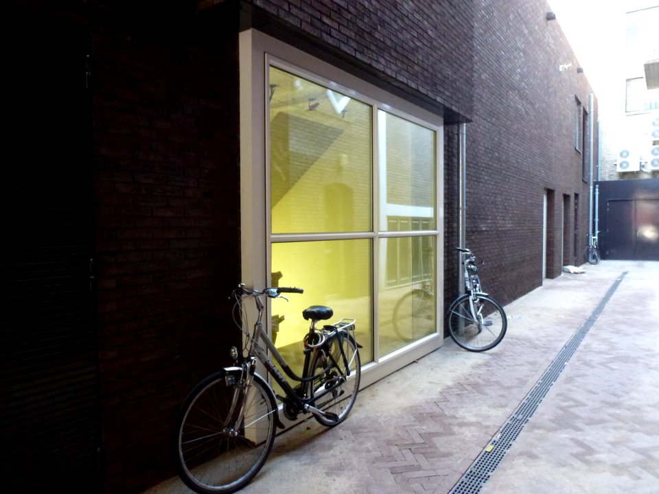 Nijmegen Van der Werffgebouw (04) achteringang Achter de Wiemelpoort