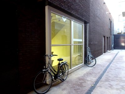 Nijmegen Van der Werffgebouw (04) achteringang Achter de Wiemelpoort
