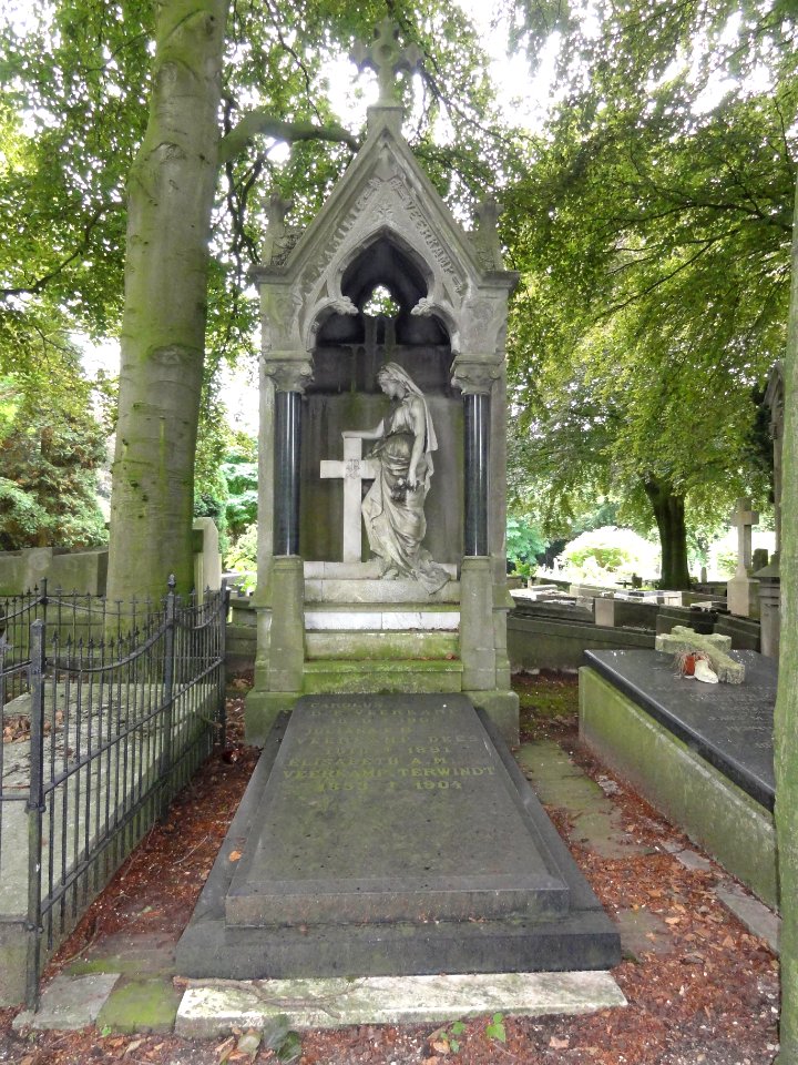 Nijmegen Rijksmonument 522942 Daalseweg 110 graf Veerkamp