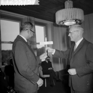 Nieuwe wegwijzers voor Suriname. Minister Korthals , premier Emmanuels, Bestanddeelnr 912-5575
