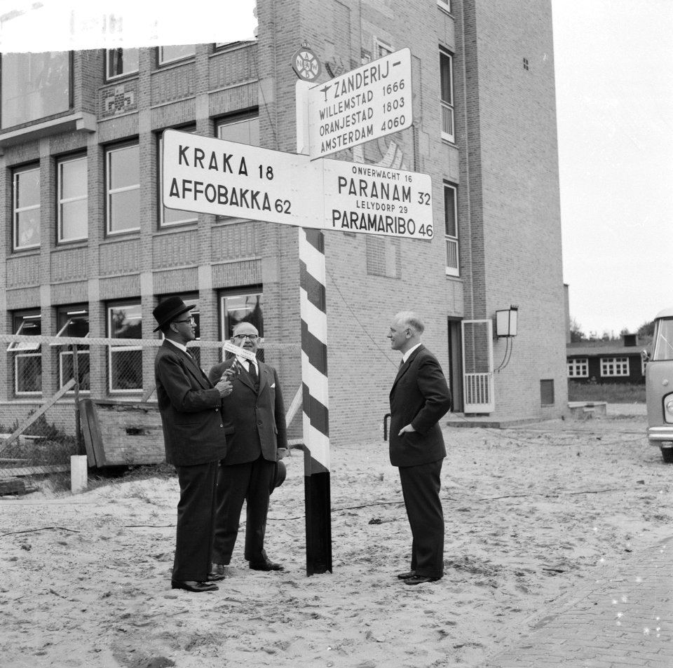 Nieuwe wegwijzers voor Suriname Premier Emmanuels , Minister Korthals , directe, Bestanddeelnr 912-5580
