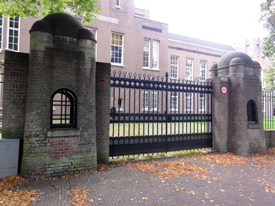 Nijmegen Rijksmonument 522969 Limoskazerne, poort Prins Hendrikkazerne
