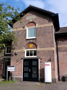 Nijmegen Rijksmonument 522964 kantine Limoskazerne gevel boven entree