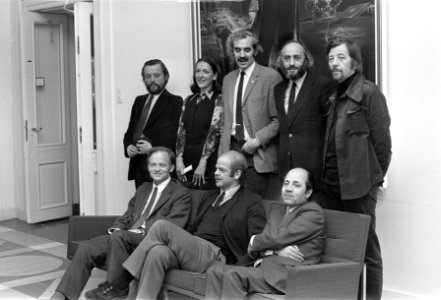 Nieuwe Tweede kamerfractie PPR bijeen, staand Coppes, Jurgens, Jansen en Van Gor, Bestanddeelnr 926-0656