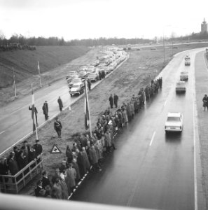 Nieuwe snelweg geopend, een rondweg langs Amersfoort, doo Zijne Excellentie Kort, Bestanddeelnr 914-6204