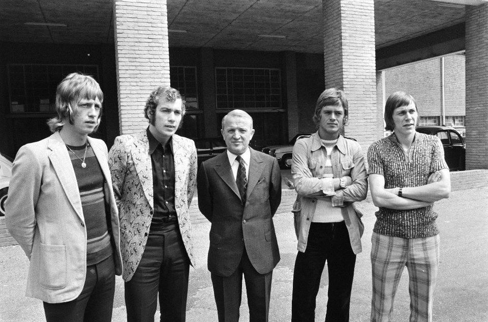 Nieuwe trainer en vier spelers van Ajax voorgesteld in Ajax stadion Amsterdam, Bestanddeelnr 924-7426