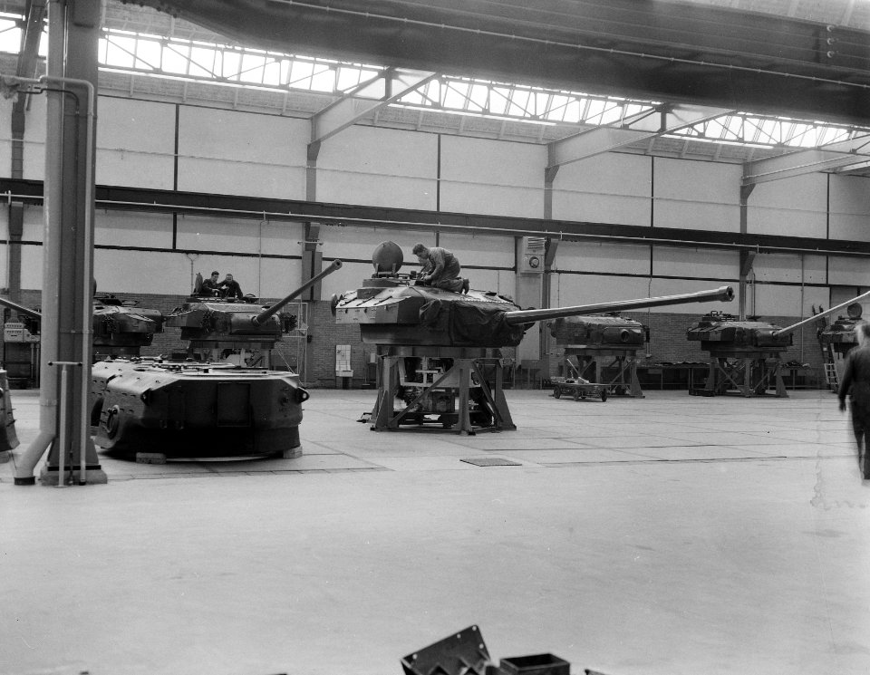 Nieuwe tankwerkplaats voor het basiscommando landmacht bij Amersfoort, Bestanddeelnr 907-6941