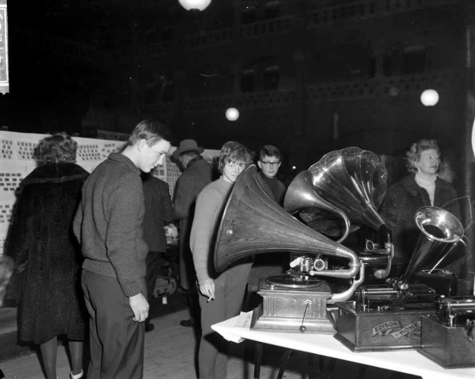 Nieuwjaarsruilbeurs gehouden in de koopmansbeurs te Amsterdam, Bestanddeelnr 914-7285
