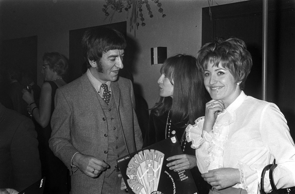 Nieuwjaarsreceptie Phonogram. Eric Herfst , Liesbeth List , Jasperina de Jong, Bestanddeelnr 920-9586
