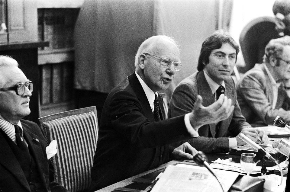Nieuwjaarsreceptie Tweede Kamer voorzitter Vondeling me persconferentie over ber, Bestanddeelnr 930-0692